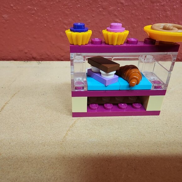 LEGO FRIENDS: Downtown Bakery (41006) with Manual - Picture 10 of 11